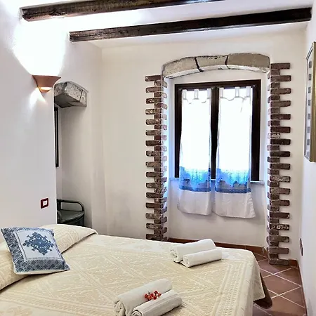 In The Heart Of The Castle Apartment